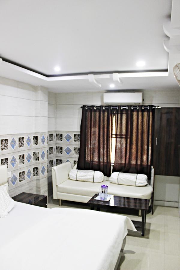Hotel Shikhar Inn Ujjain Exterior foto